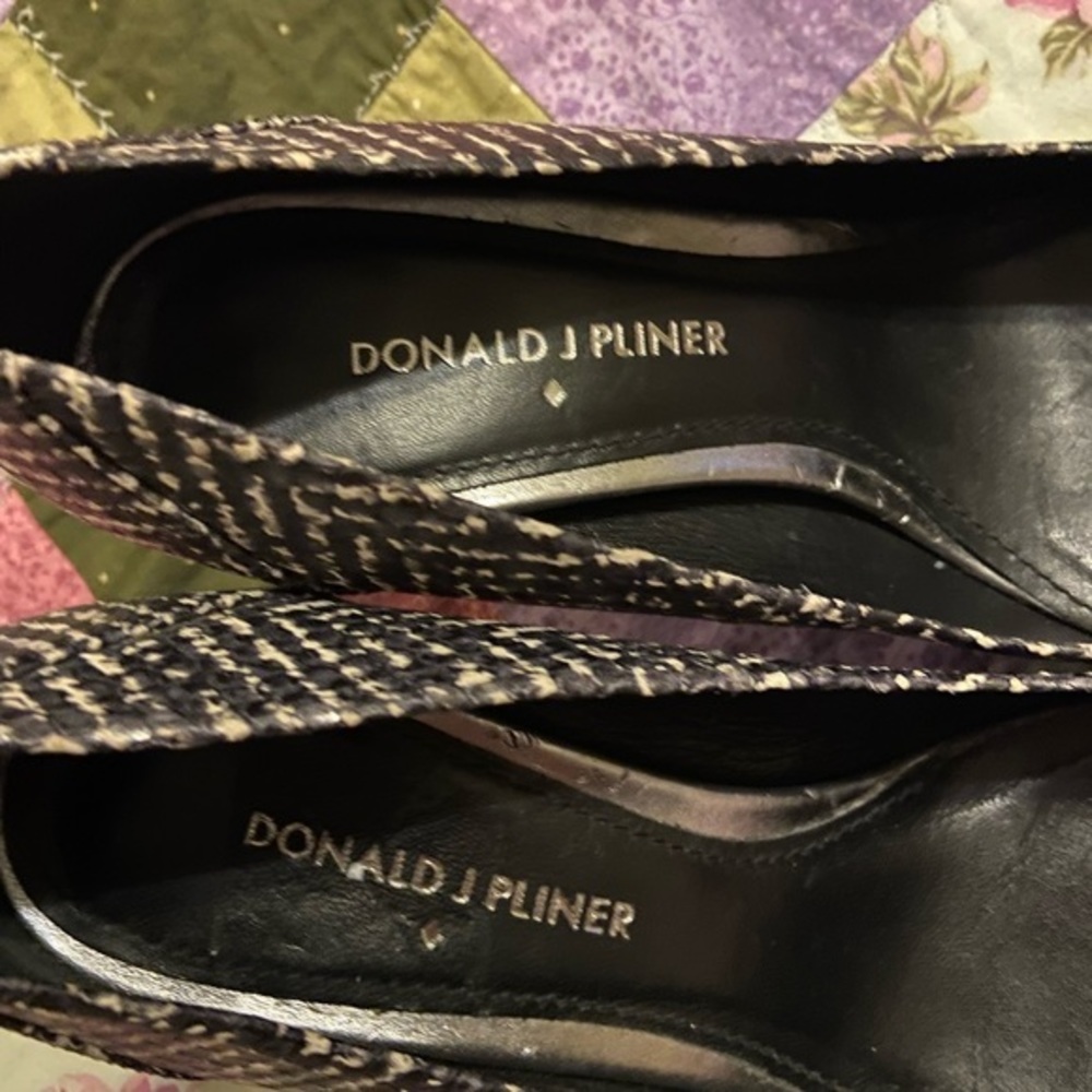 Donald‎ J Pliner Snakeskin heels Size 7 - Picture 3 of 9